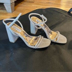 Badgley Mischka Pale Gold Firey Heels